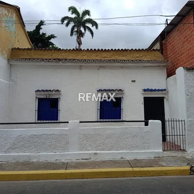 CASA COMERCIAL EN ALQUILER .