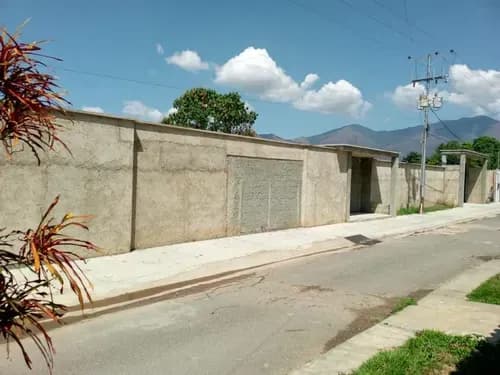 En Venta Terreno 2460 Mts2 En Minigranja Las Morochas Cercado