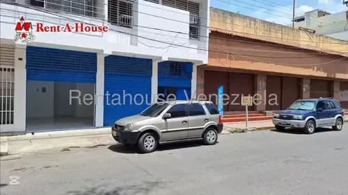 Local En Alquiler A Estrenar En Calle 10 De Diciembre Maracay Con Baño Rm:25-22480