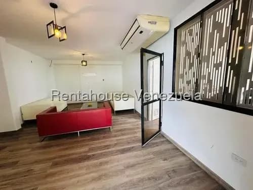 Daniela Linarez Alquila Casa Moderna De 1.200 M2 Aproximadamente, Totalmente Amoblada Y Moderna, Acabados De Lujo, Planta Eléctrica, Tanque Subterráneo En La Rosaleda Barquisimeto