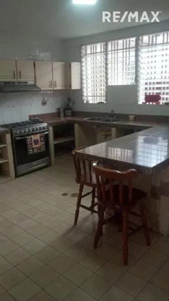 Hermosa Quinta en la Urb. El Country A LA VENTA