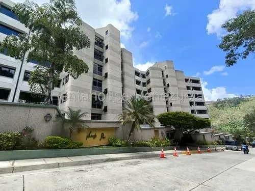 Apartamento En Alquiler Lomas De La Lagunita 26-16022 Ac