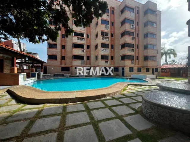 SE VENDE COMODO APARTAMENTO EN EL CONJUNTO MAR SOL Y BAHÍA , TUCACAS