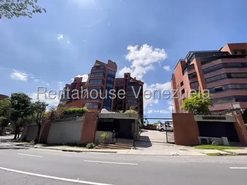 Apartamento En Venta Colinas De Valle Arriba De Un Solo Nivel Con Amplia Terraza Y Vista Al Ávila #26-14308