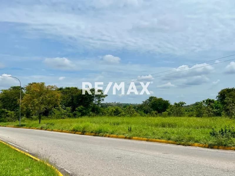 En venta terreno en plena troncal 005, carretera nacional