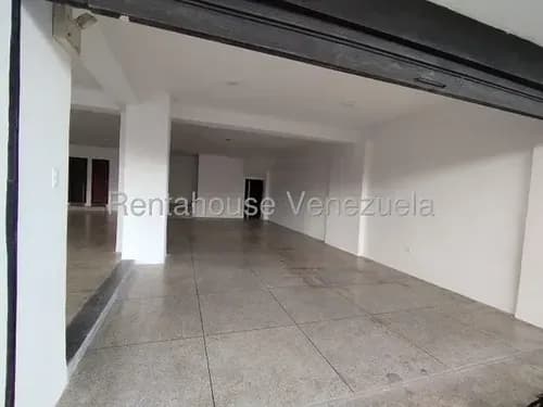 Local Comercial Con Alto Trafico Vehicular Y Peatonal Akmg Av Lara Valencia 26-19035