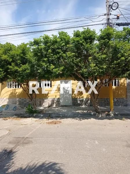 EN VENTA CASA DE ESQUINA EN RESIDENCIAS PALO NEGRO