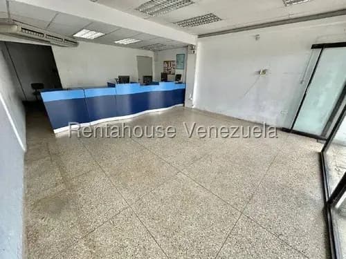 Raíza Suárez Vende 2 6 6 4 2 8 Edificio Comercial De 3 Pisos, Local En Pb, Mezzanina, Apartamento, Terraza, Entrada Independiente, Centro De Barquisimeto