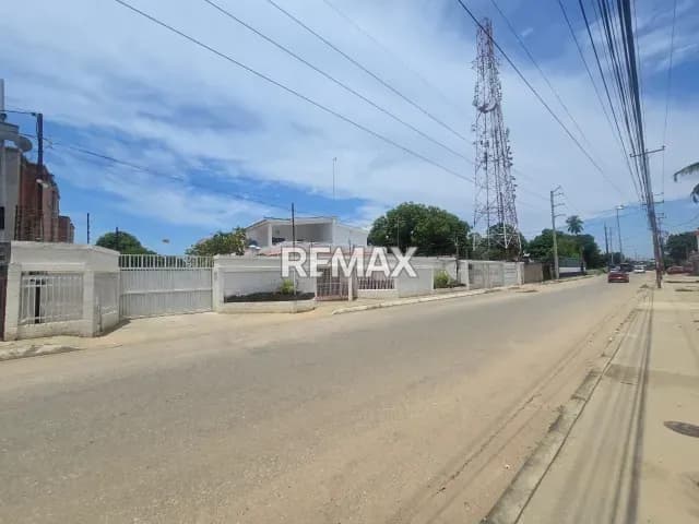 EDIFICIO EMPRESARIAL EN CABIMAS EN ALQUILER