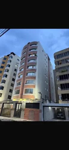 En Venta Penthouse De 400 Mtrs Con 200 Mtrs De Apartamento Y Terraza Planta Eléctrica Total , Cocina Ferrara Equipas 3 Ptos De Estacionamiento , Jacuzzi
