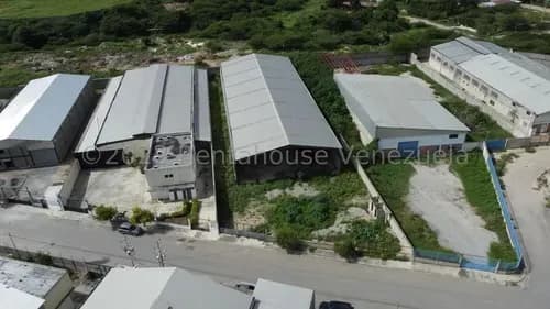 Andreymar Canelón Vende Terreno Con Galpón En Zona Industrial 2 Barquisimeto, Con Estructura En Acero, Techos De Aluminio Y Pisos De Concreto.
