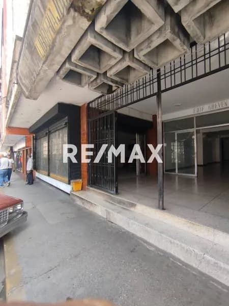 En Modalidad De Arriendo Local Comercial En Una De Las Zonas Más Caliente Comercialmente Hablando, Edificio Greven