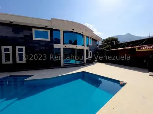Casa Quinta En Venta En El Castaño Con Piscina Concepto Único Moderno Lista Para Firmar Invierta Seguro Nela 25-10214