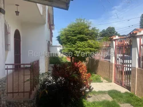 Venta Casa Residencial De Seis Habitaciones Para Remodelar En Conjunto Cerrado Cerca De Fundalara Barquisimeto,lara Rc