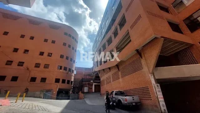 OFICINA CENTRO EMPRESARIAL DON JUAN, LA TRINIDAD 445 MT2 ALQUILER