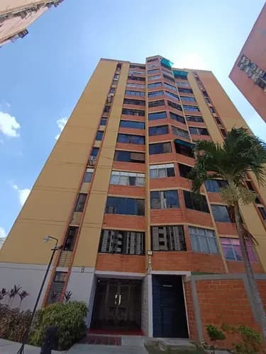 En Venta Apartamento En Sector La Granja Residencias Tenis Garden, Apartamento A Actualizar (ar)