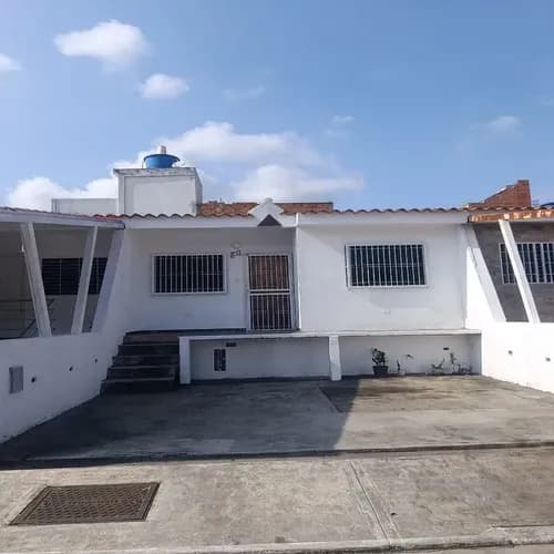 Ai-3352-091 Vende Casa En La Urbanización Lomas De La Hacienda, San, Diego Edo. Carabobo. Venezuela.
