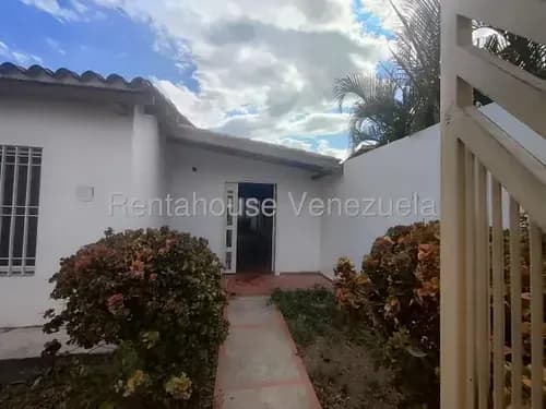 Hermosa Casa Quinta En Venta Ubicada Urbanización Quinta Grande #26-12698 Rm