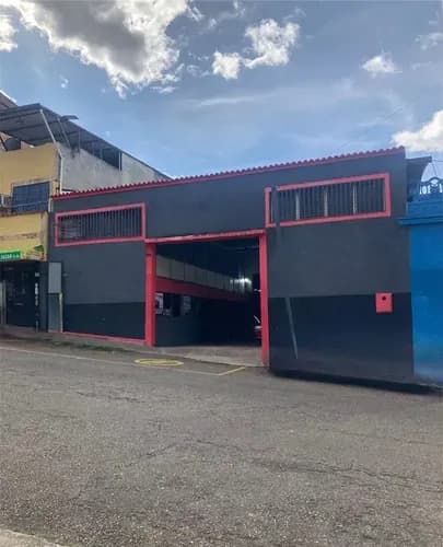 Xv, Galpon En Venta A Pie De Calle Ubicado En La Carrera Dos De La Ermita A Pocos Metros Del Cementerio Municipal Y El Centro Comercial El Samán.