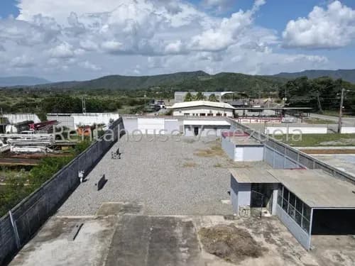 Daniela Linarez Venta Terreno De 1,759.40 M2, Ideal Para Emprender Cualquier Tipo De Negocio, Con Oficinas, Baños, Zona Industrial De Cabudare