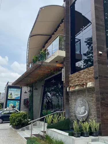 Se Vende Restaurante De Lujo Completo En C.c. San Diego En Valencia, Para Inversionista Con Financiamiento. Ys