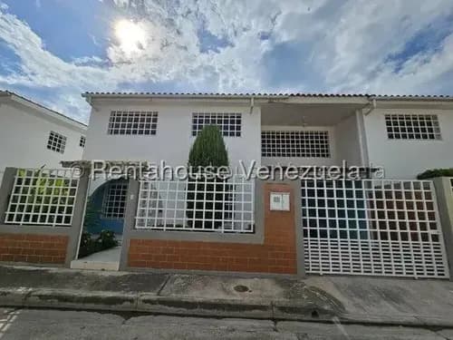 Oportunidad Inversion Casa Towhnuse En Urbanismo Privado Pozo De Agua Estef 26-184046