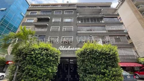 Kb Apartamento En Alquiler En Altamira Con Puesto De Estacionamiento