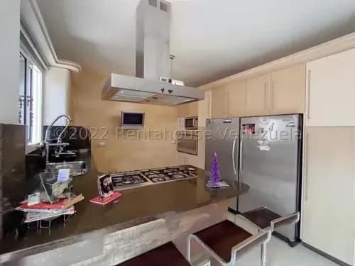 Townhouse En Venta Urb Barrio Sucre Maracay 25-13664 Apd