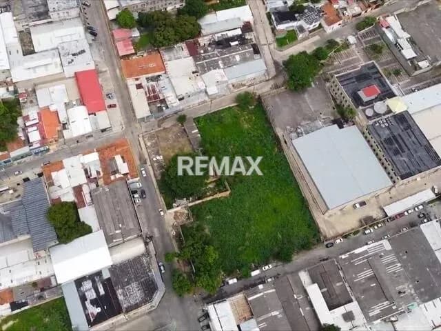 Terreno de OPORTUNIDAD en av Navas Spinola 6243m2 para inversionistas