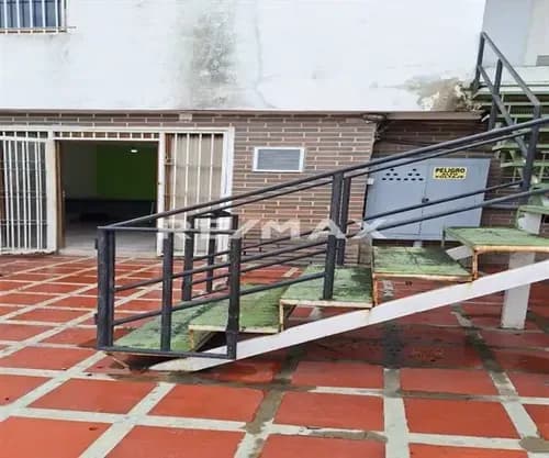 Local Comercial En Alquiler - El Paraiso