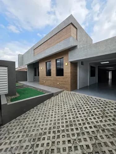 En Venta Lujosa Casa En Urbanización Trigal Norte Valencia Carabobo Nf