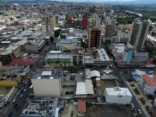 En Venta Excelente Edificio Comercial De 5 Niveles En Pleno Centro De Barquisimeto Lara Rc
