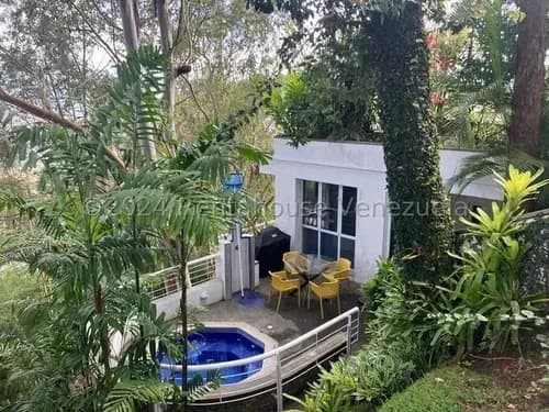 Los Naranjos Del Cafetal Yt 26-934 Se Vende Casa, Moderna, Abierta E Iluminada. En Calle Cerrada Con Vigilancia Con Un Anexo Completamente Independiente