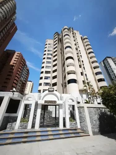 Apartamento En Res Portico La Trigaleña En Alquiler 2300