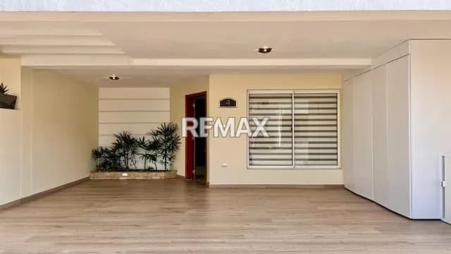 CASA EN VENTA Urb. LA FONTANA