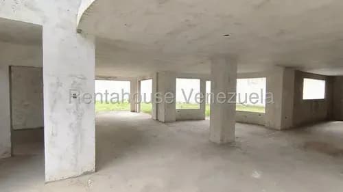 Jip 25-14133. Rentahouse Vende Hermosa Y Espaciosa Casa En Obra Gris, Para Diseñar A Su Gusto, Excelente Ubicacion. Urb. Guaracarima, La Victoria