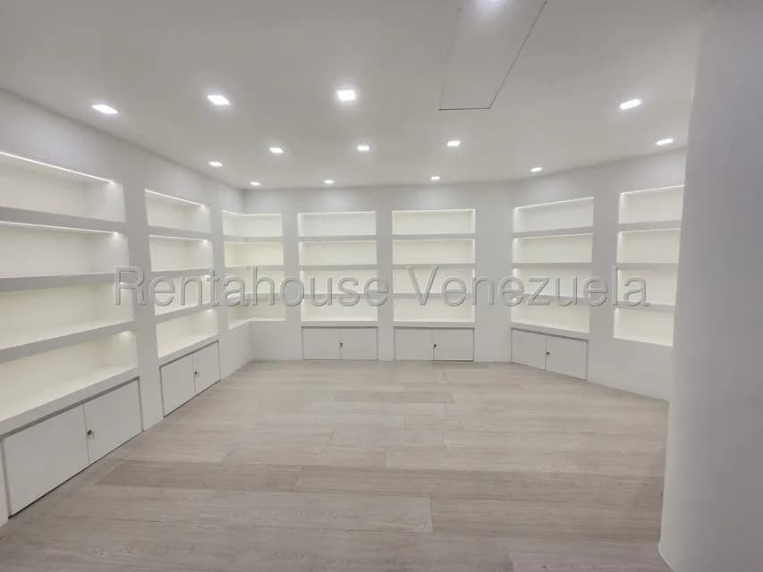 Comercial (Oficina) en Alquiler en La Trinidad, Distrito Metropolitano