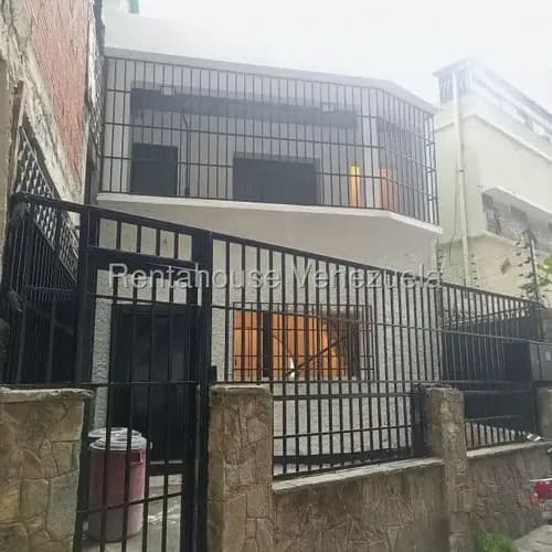 Casa Para Uso Comercial En Venta San Bernardino 26-3181