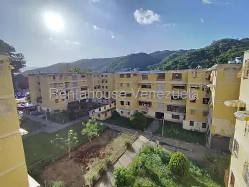 Se Ofrece En Venta Hermoso Y Acogedor Apartamento Remodelado Ubicado En Ud-5 Caricuao