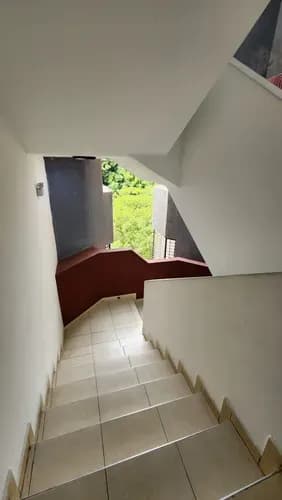 Excelente Apartamento De 58 M2 Totalmente Amoblado En Alquiler Con Habitación En Suite, Un Puesto Techado, Exclusiva Plaza En Mezzanina Y Piscina Residencias Otama Suite, Valencia Norte Jh-rmu