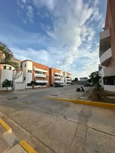 Hc Apartamento Obra Blanca San Diego Res Cumbres De San Diego Planta Baja 2 Niveles 139 Mtrs2