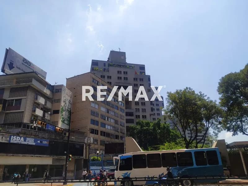 MAGNÍFICO LOCAL EN ALQUILER EN CHACAO