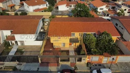 Iris Marin Vende Casa Duplex Ubicada En Zona Este Barquisimeto El Pedregal