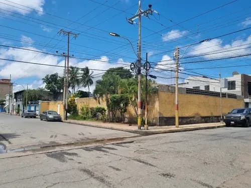 Venta De Terreno En Area Comercial De Lecheria. Edo Anzoategui