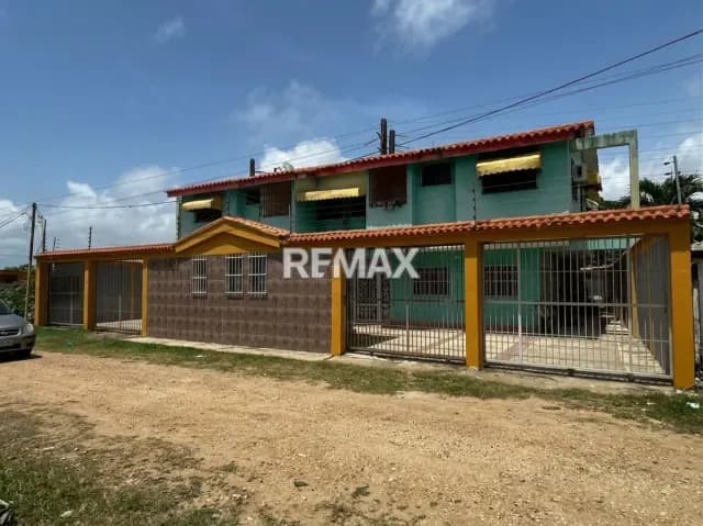 SE VENDE PROPIEDAD MULTIFUNCIONAL EN CHICHIRIVICHE