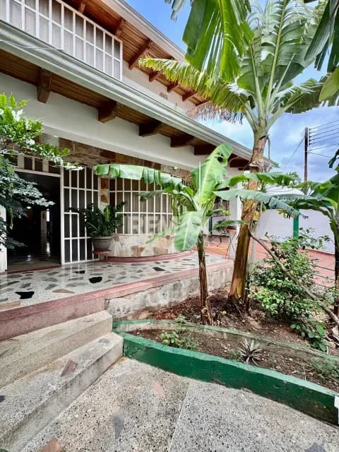 SE VENDE CASA EN ALTOS DE PARAMILLO