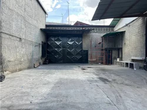 Alquilo Galpón 1.200 M2 En Macaracuay (hacienda El Encantado)