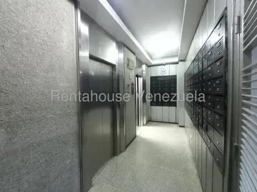 Comodo Apartamento En Alquiler En Parque Carabobo Jg
