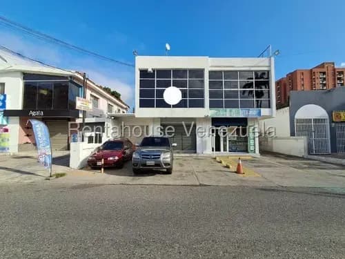 Daniela Linarez Alquila Amplio Y Versátil Local Comercial Con Oficinas, Salones De Reunión, Depósito, Aulas, Ubicado Al Este De Barquisimeto