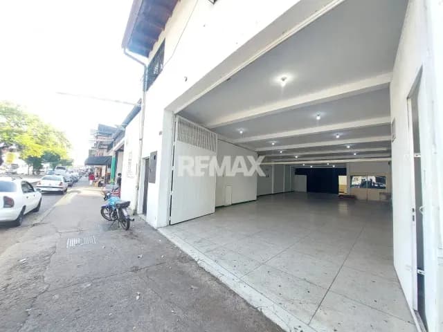 ALQUILER LOCAL EN LA 5TA AVENIDA SAN CRISTOBAL